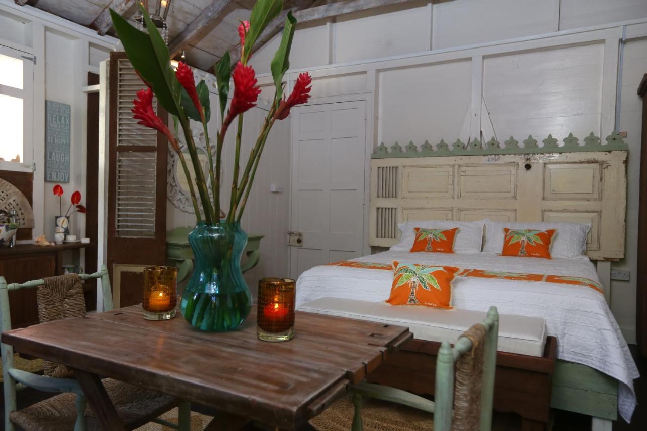 Pink Plantation House Hotel คาสทรีส ภายนอก รูปภาพ